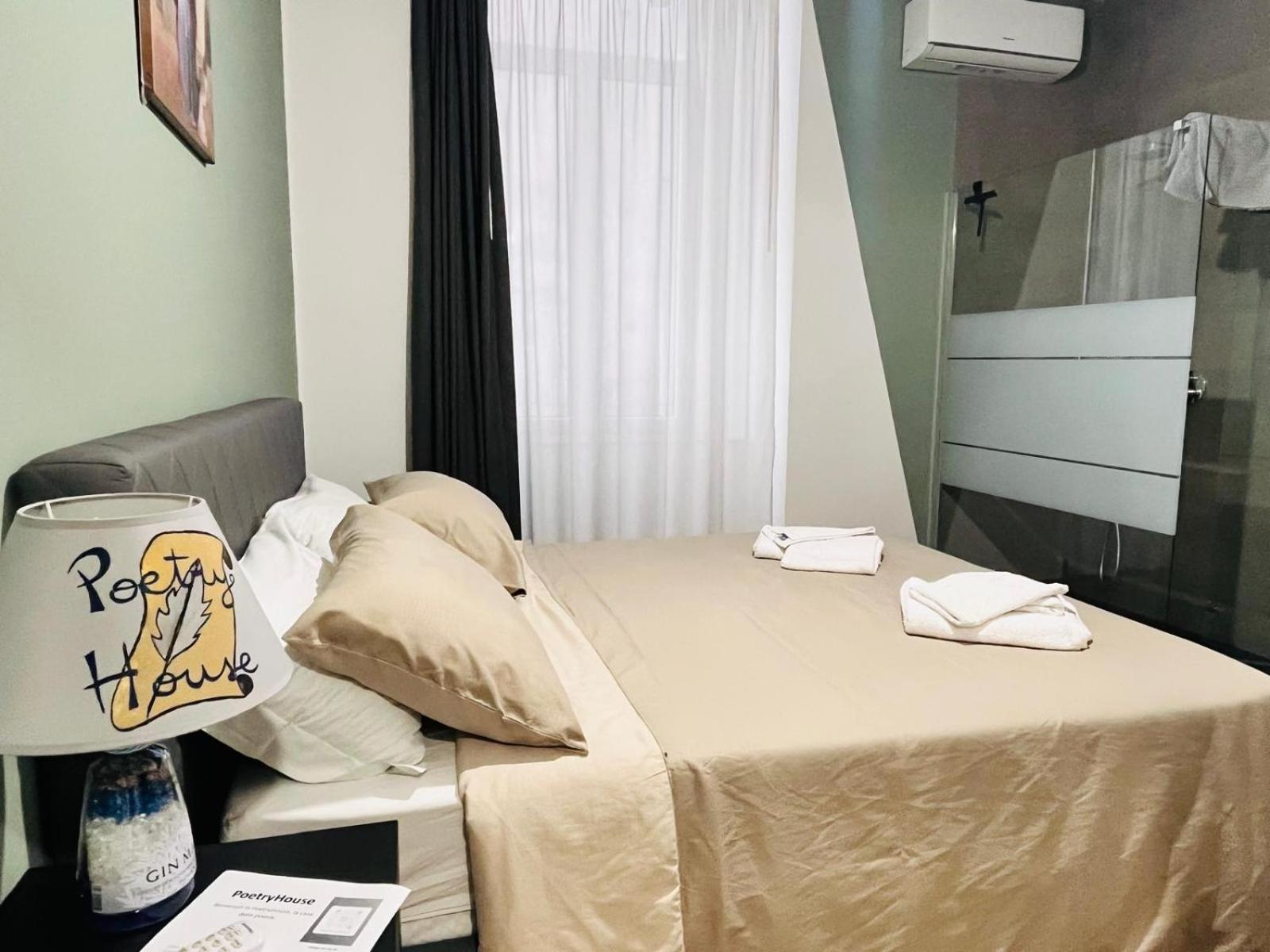 Poetry House #napoetryhouse Apartamento